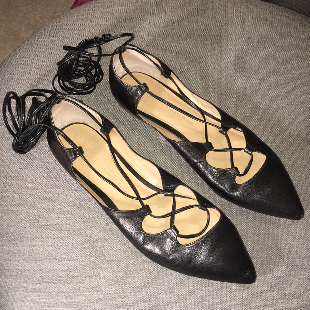 Banana Republic Black Leather Lace Up Flats  🥿